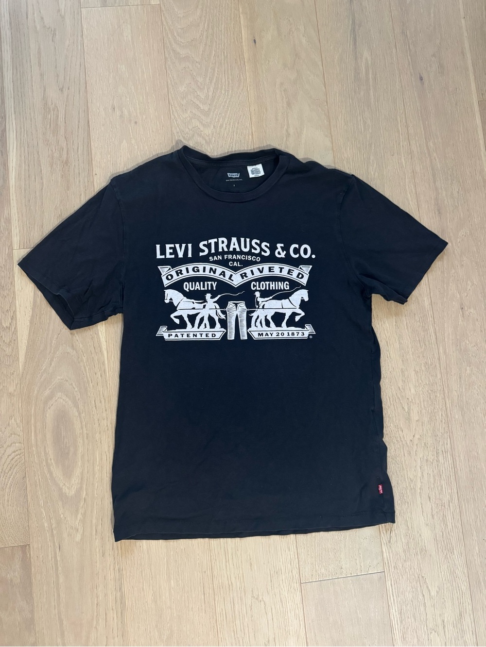 Levi's Black Crewneck Logo Tee